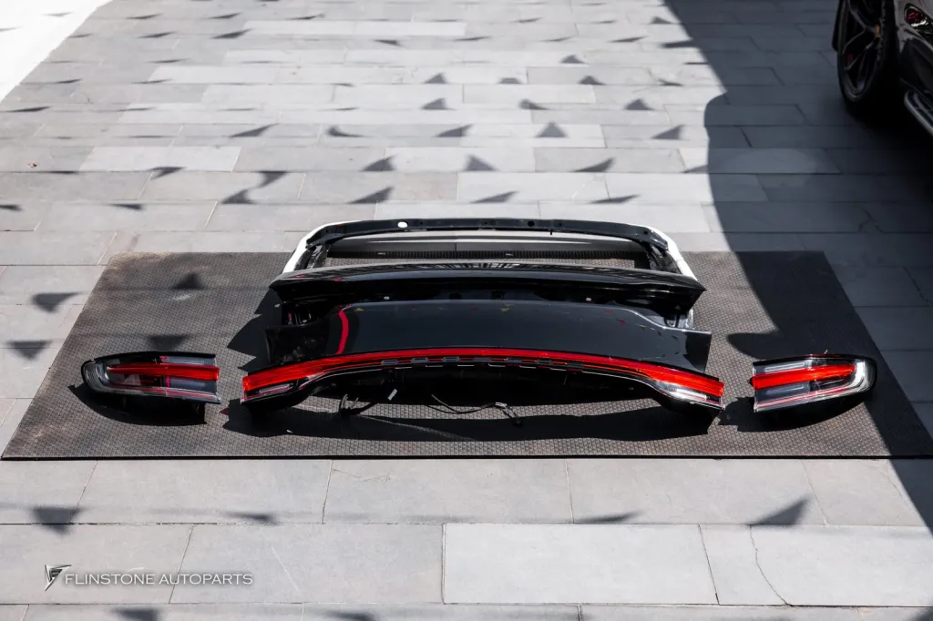 Porsche Macan ฝาท้าย ไฟท้าย