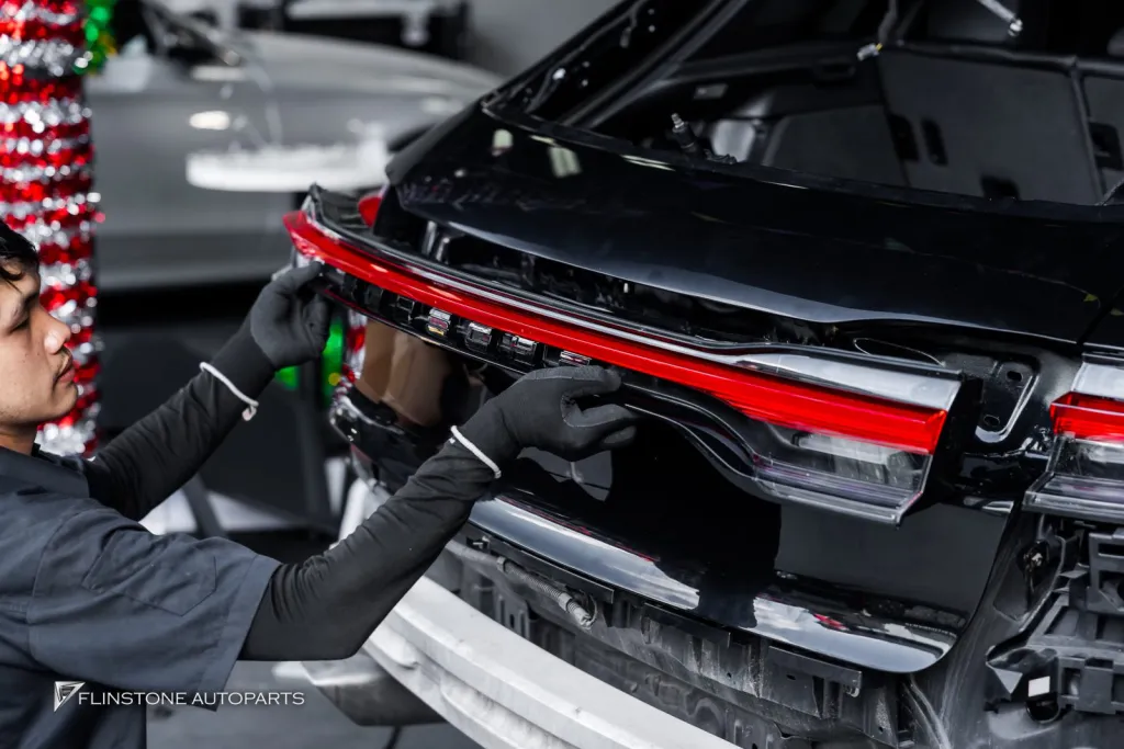 Porsche Macan ฝาท้าย ไฟท้าย