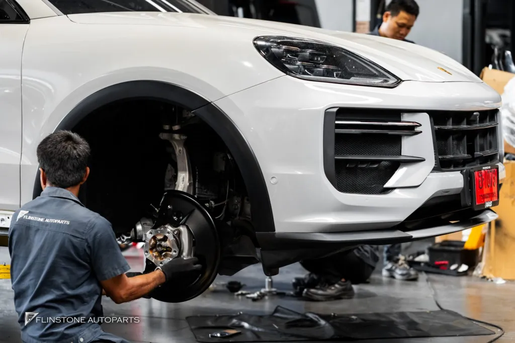 Porsche Cayenne เบรค PCCB ล้อ Deep Blue