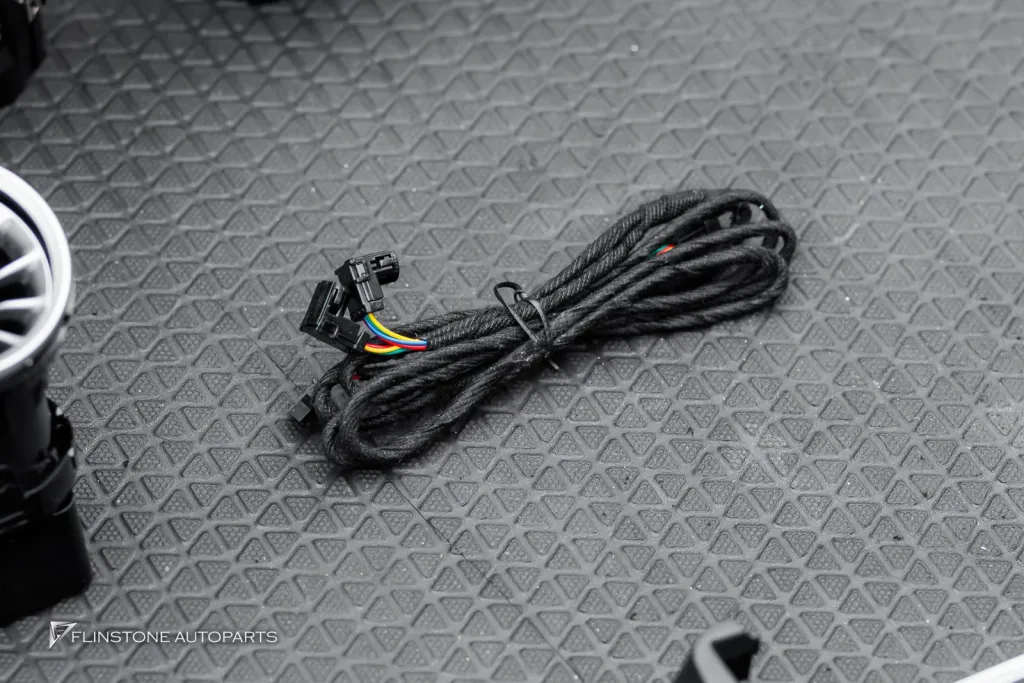 Mercedes Benz W205 ไฟช่องแอร์ Twister