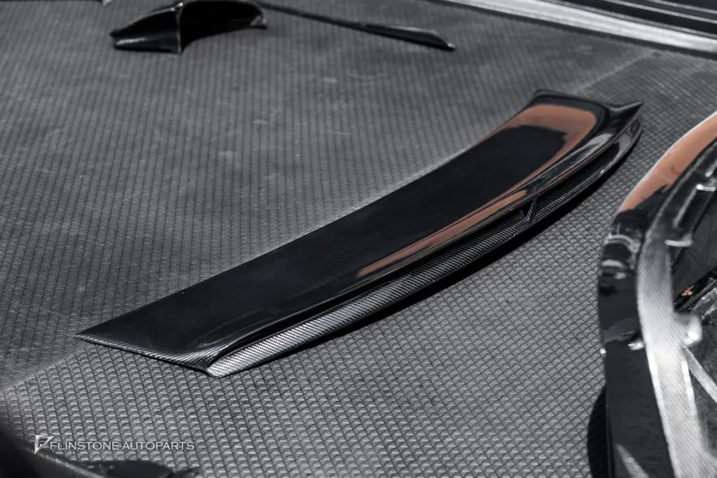 Porsche Taycan พาร์ทคาร์บอนรอบคัน
