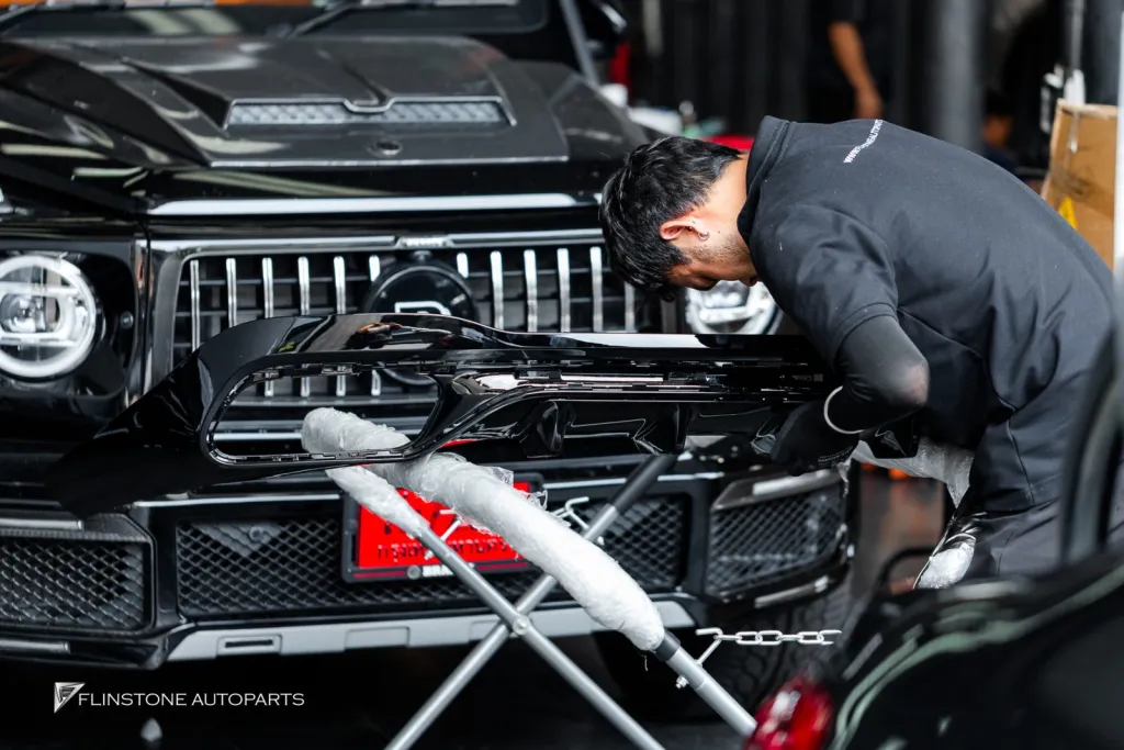 Mercedes Benz W206 ดิฟ ปลายท่อ ผ้ายางท้าย กรอบกุญแจคาร์บอน ลิ้นหน้า โลโก้