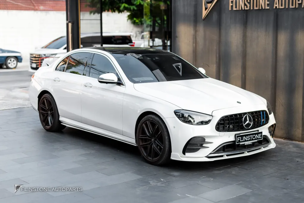Mercedes Benz W213 สเกิร์ต