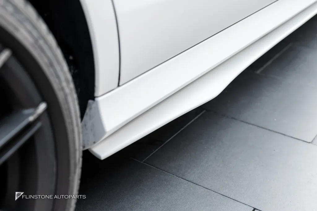 Mercedes Benz W213 สเกิร์ต