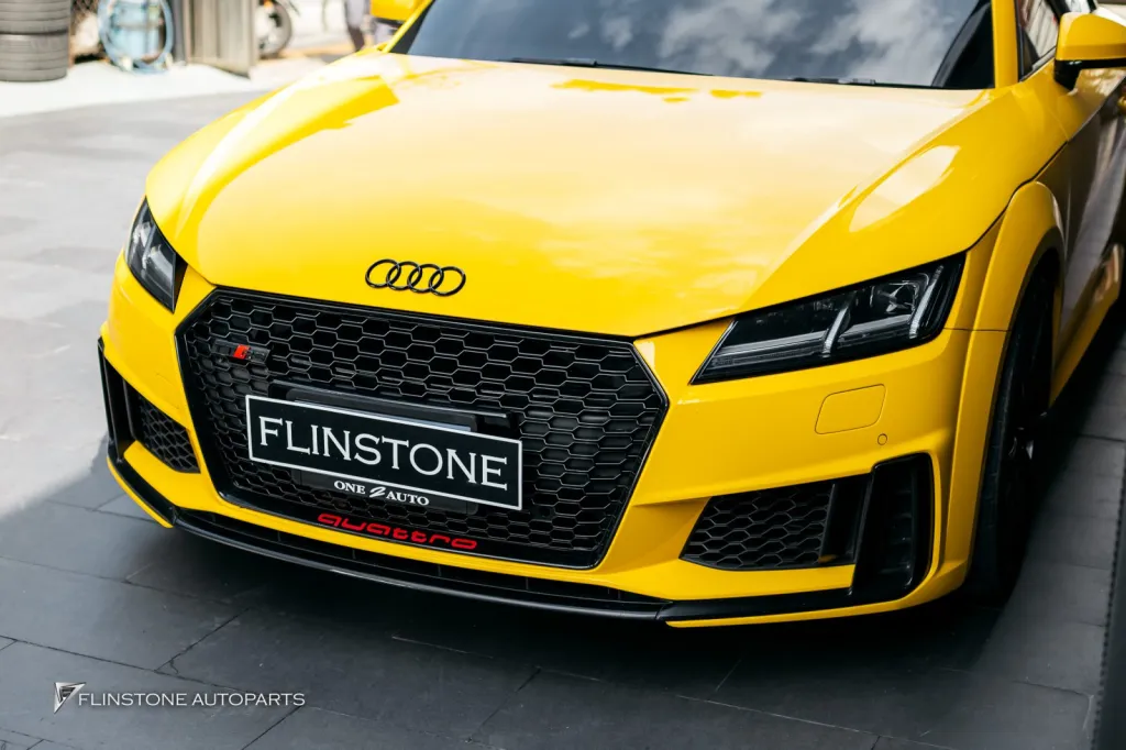 Audi TT โลโก้ดำ