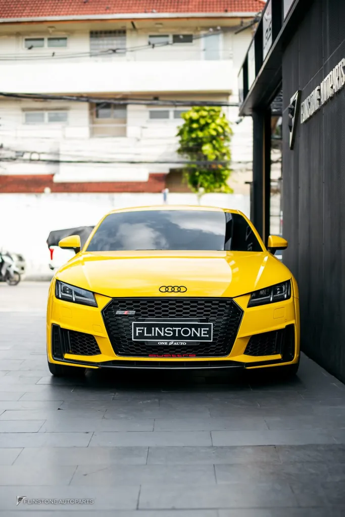 Audi TT โลโก้ดำ