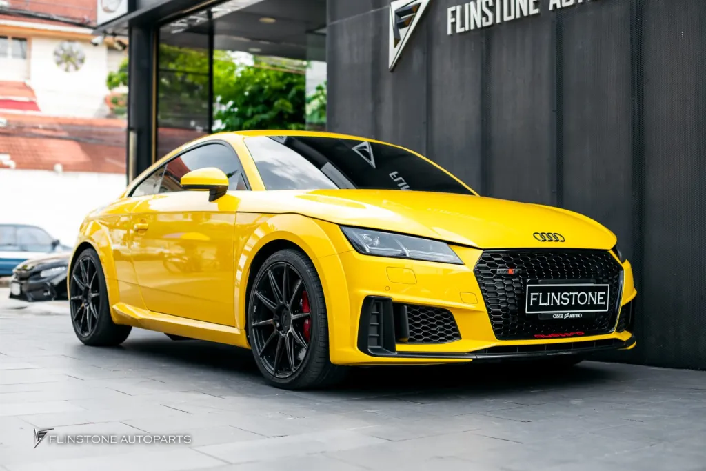 Audi TT โลโก้ดำ