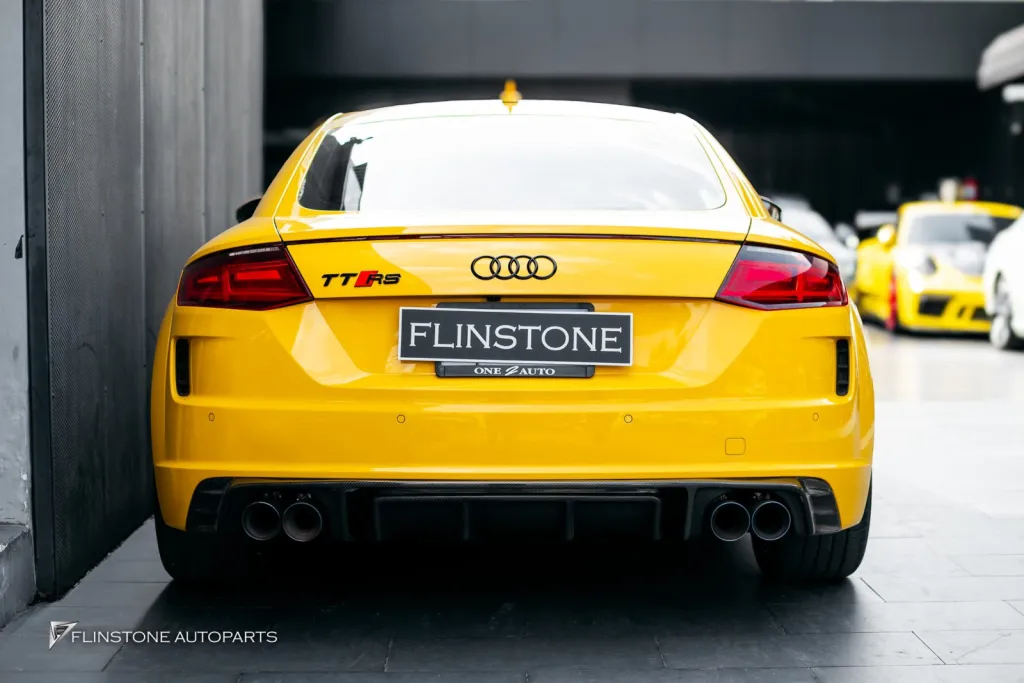 Audi TT โลโก้ดำ
