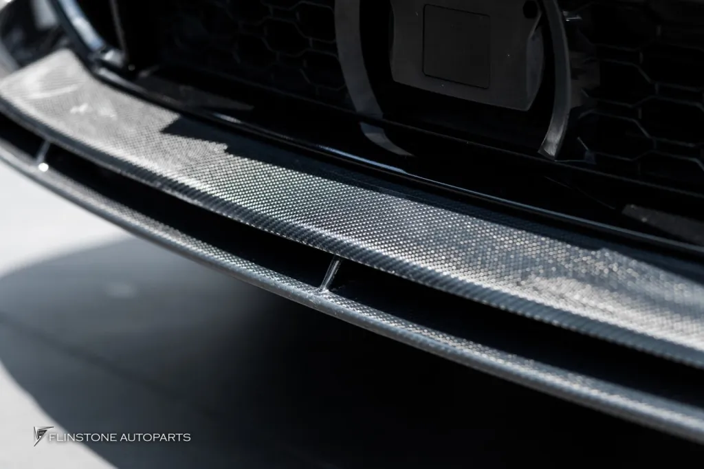 BMW X6 คาร์บอน โลโก้ดำ