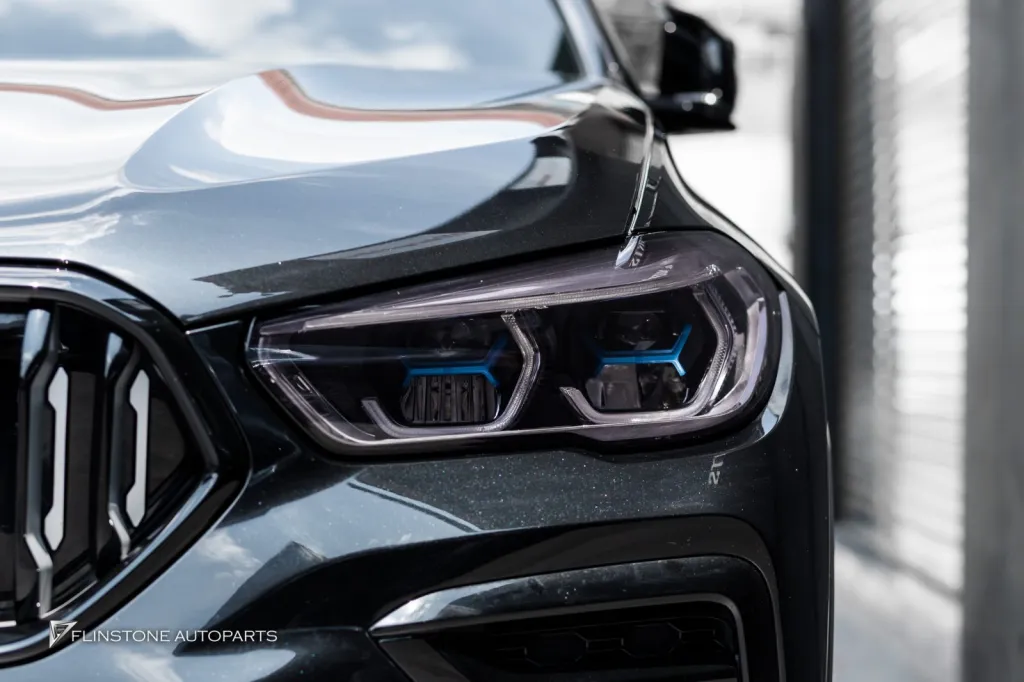 BMW X6 คาร์บอน โลโก้ดำ