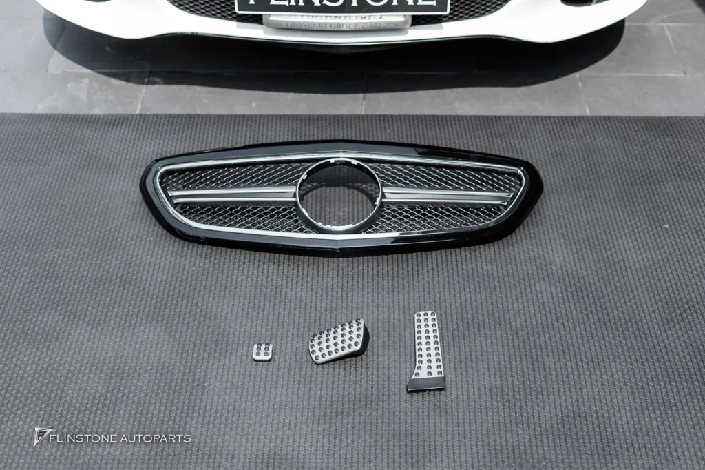 Mercedes Benz W212 facelift กระจัง แป้นเหยียบ