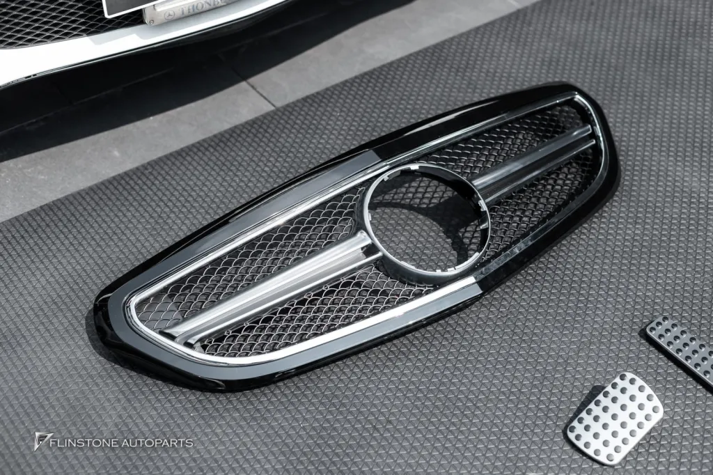 Mercedes Benz W212 facelift กระจัง แป้นเหยียบ