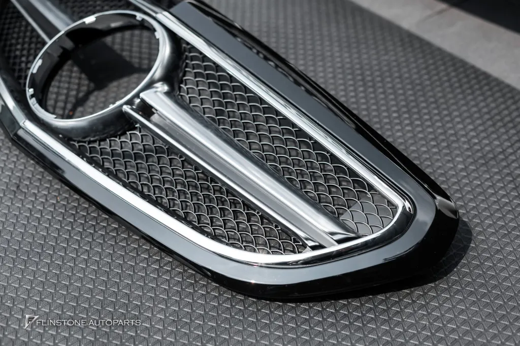 Mercedes Benz W212 facelift กระจัง แป้นเหยียบ