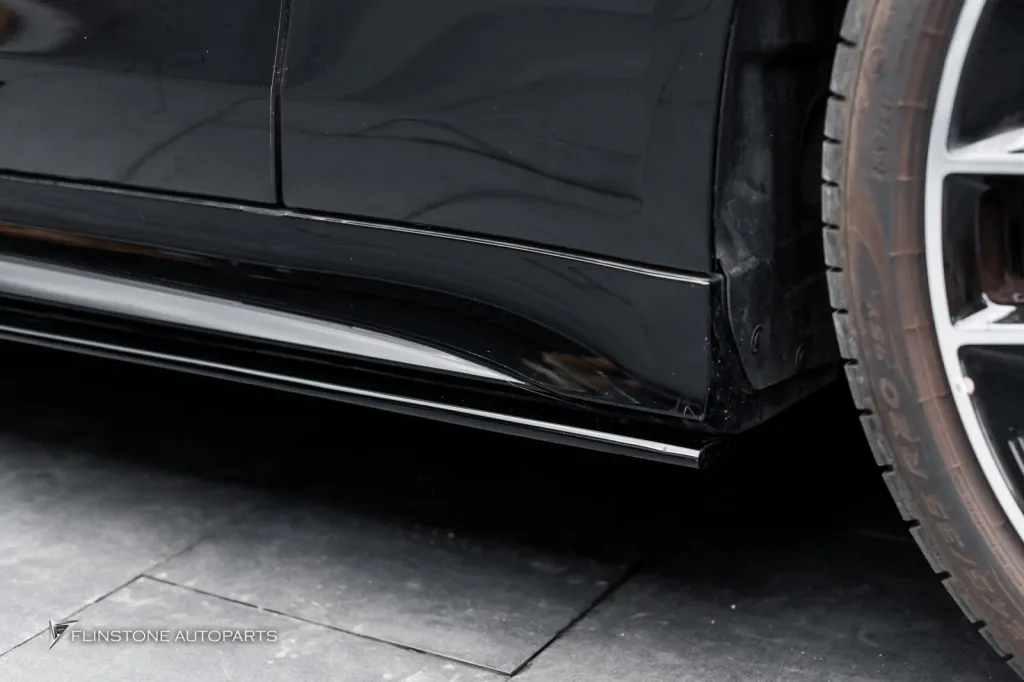 Mercedes Benz Cls ลิ้น สเกิร์ตดำเงา