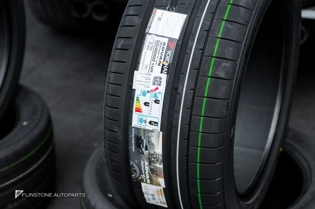 Range Rover ยาง Yokohama Advansport
