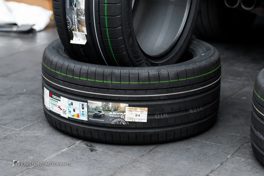 Range Rover ยาง Yokohama Advansport