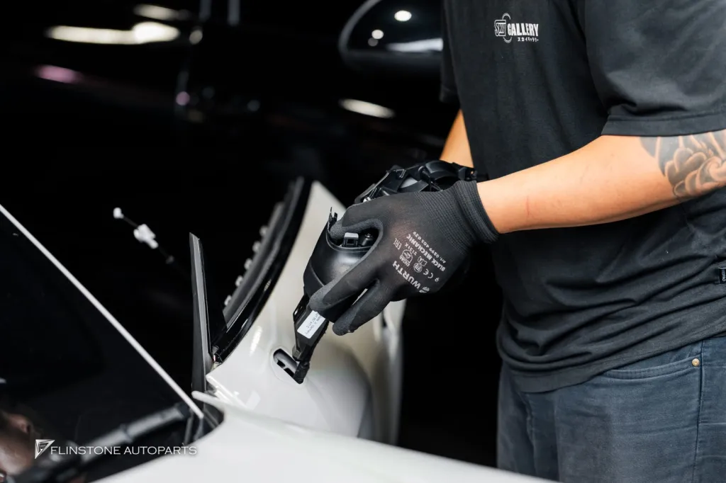 Porsche Taycan 4 กระจกมองข้างพับได้