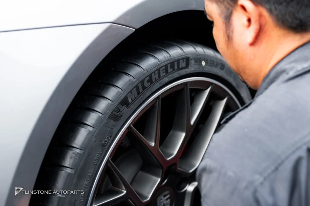 Porsche 992 ยาง