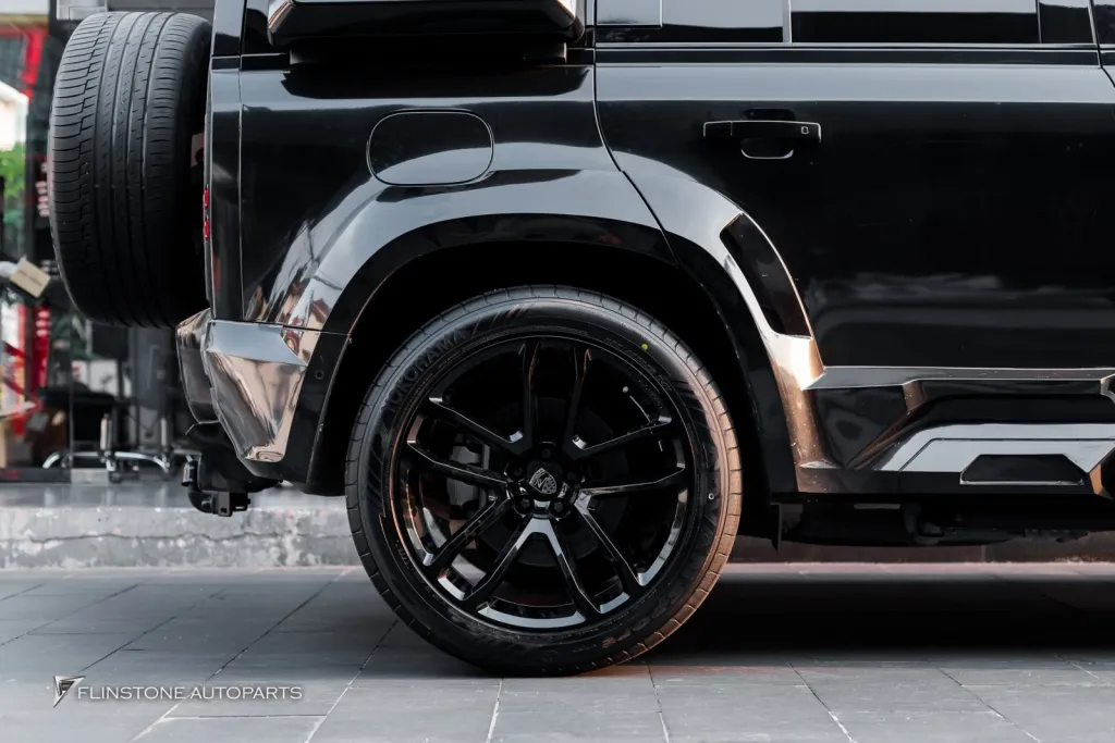 Range Rover ยาง Yokohama Advansport
