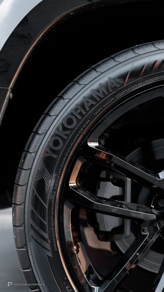 Range Rover ยาง Yokohama Advansport