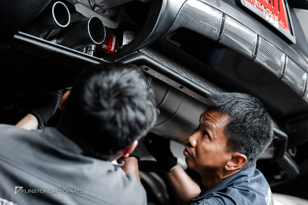 Porsche Cayenne S ท่อ Akrapovic