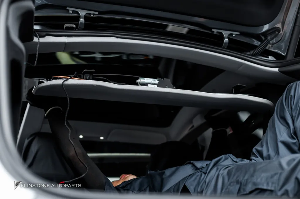 Tesla Juniper ม่านไฟฟ้า  ฟิล์มใสนอกใน