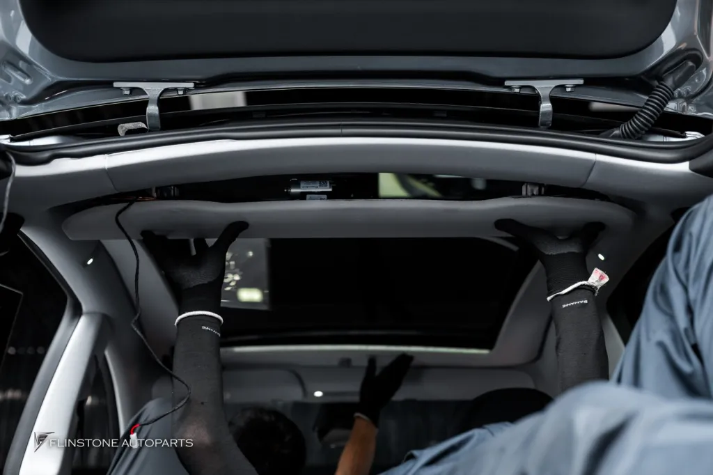 Tesla Juniper ม่านไฟฟ้า  ฟิล์มใสนอกใน