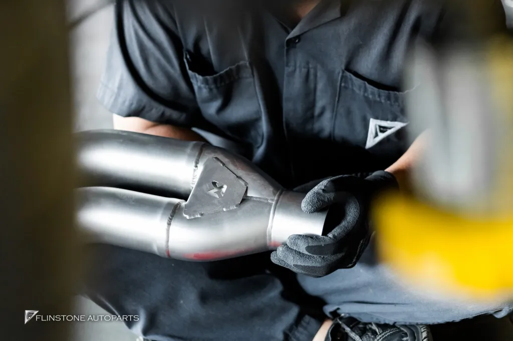 Porsche Cayenne S ท่อ Akrapovic
