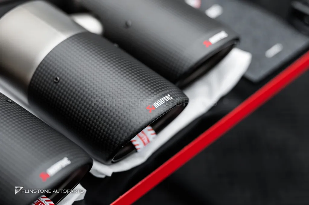 ท่อ Akrapovic For Porsche Cayenne 2025