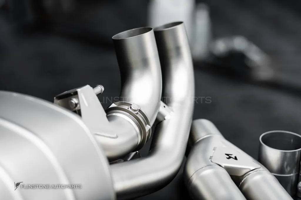 ท่อ Akrapovic For Porsche Cayenne 2025