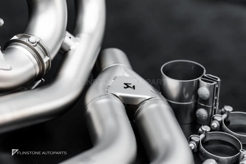 ท่อ Akrapovic For Porsche Cayenne 2025