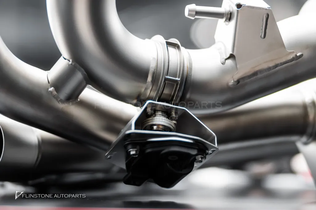 ท่อ Akrapovic For Porsche Cayenne 2025