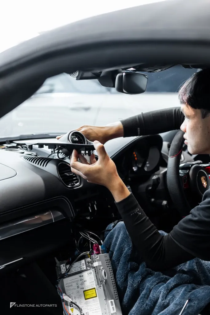 Porsche 718 Stop watch