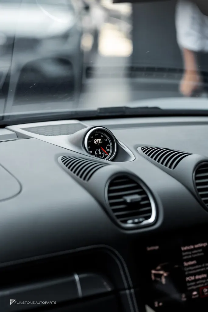 Porsche 718 Stop watch