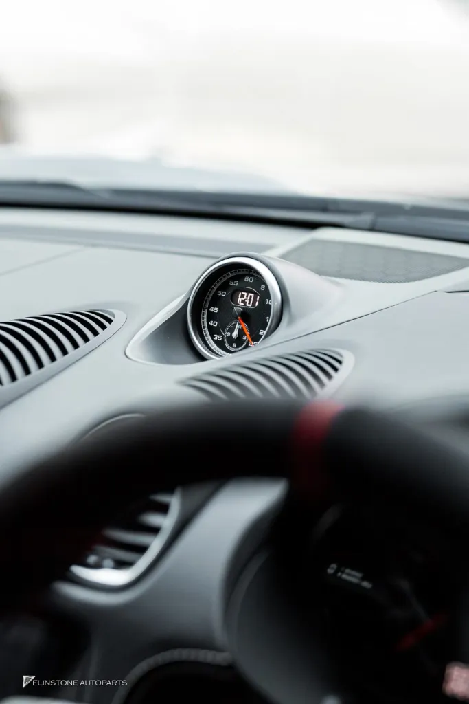 Porsche 718 Stop watch