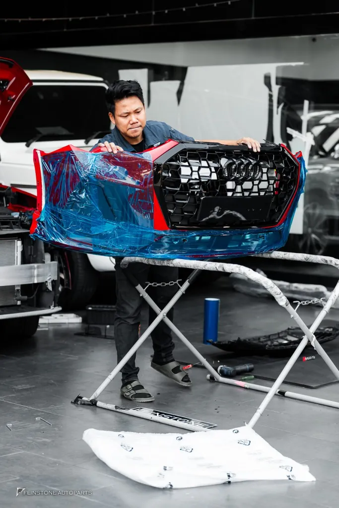 Audi Q3 กระจัง โลโก้รอบคัน