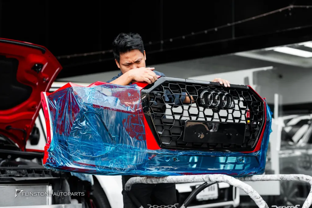 Audi Q3 กระจัง โลโก้รอบคัน