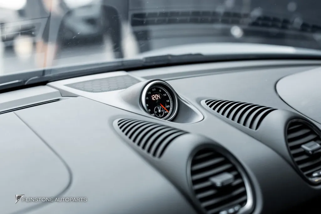 Porsche 718 Stop watch