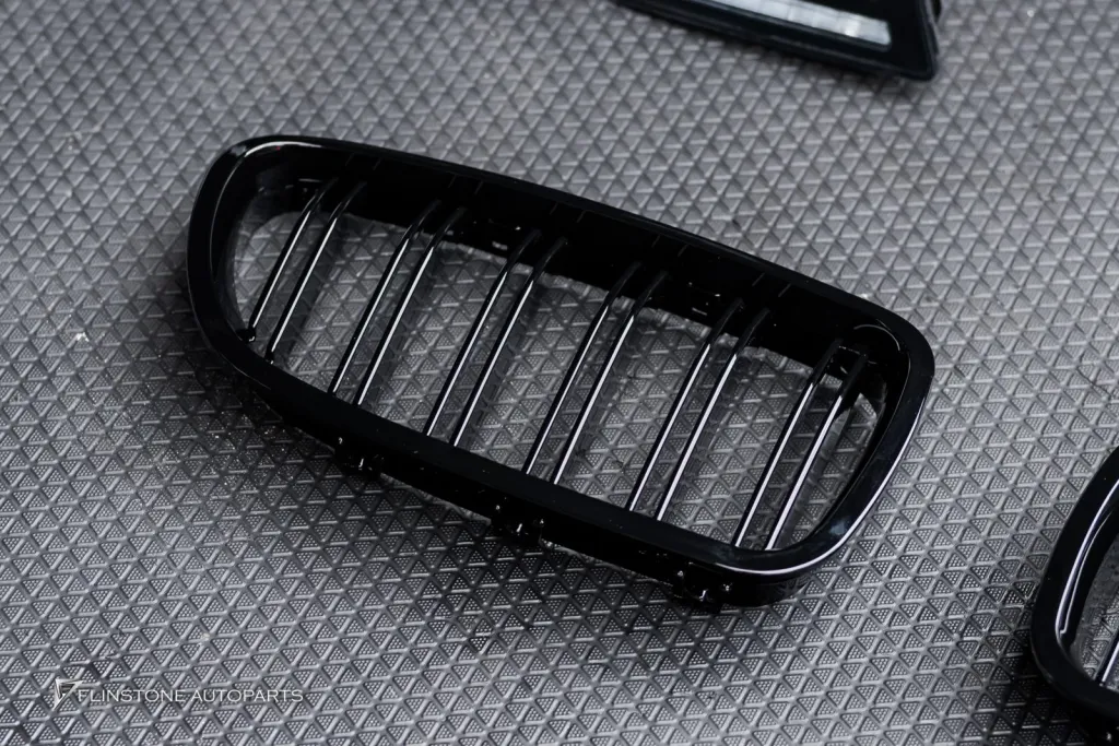 BMW F10 ลิ้นหน้า โลโก้ดำ ไฟท้าย สปอยเลอร์