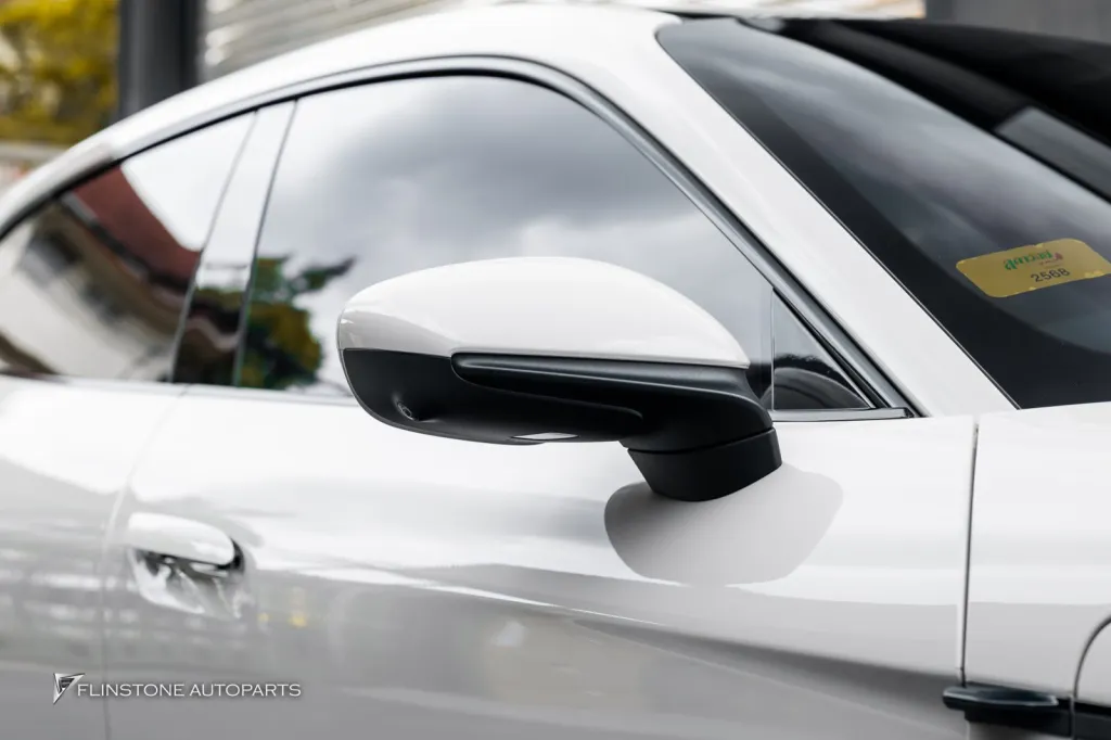 Porsche Taycan 4 กระจกมองข้างพับได้