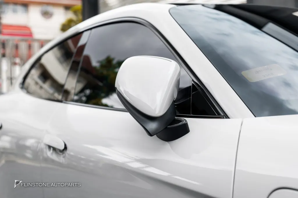 Porsche Taycan 4 กระจกมองข้างพับได้