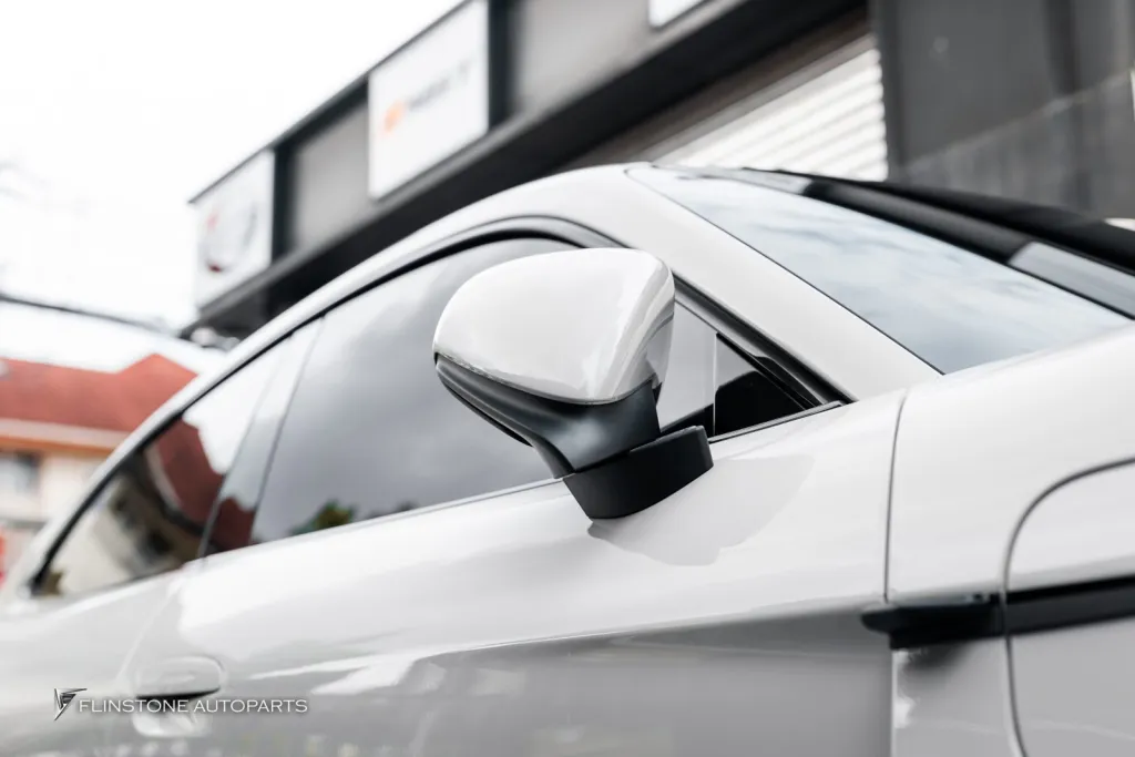 Porsche Taycan 4 กระจกมองข้างพับได้