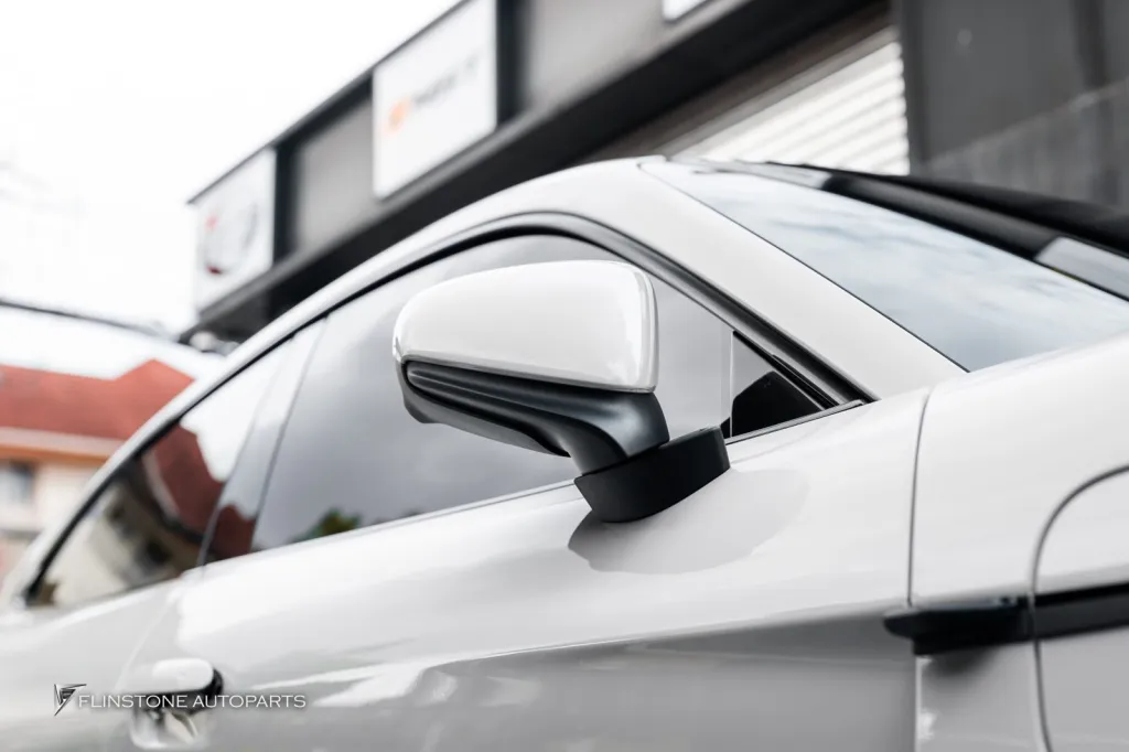 Porsche Taycan 4 กระจกมองข้างพับได้