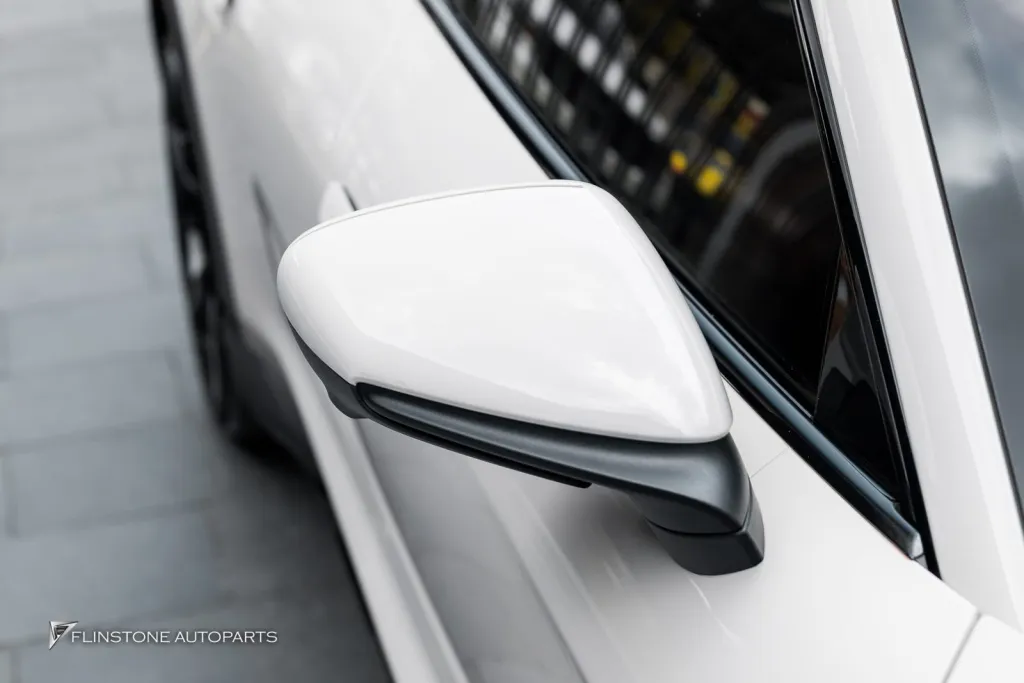 Porsche Taycan 4 กระจกมองข้างพับได้
