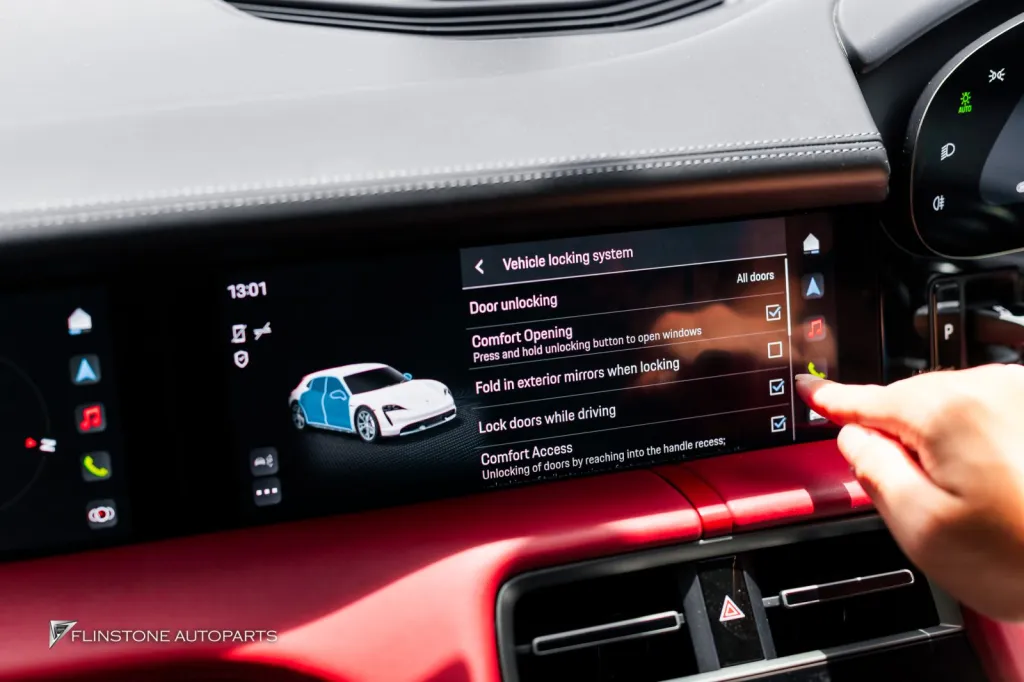 Porsche Taycan 4 กระจกมองข้างพับได้