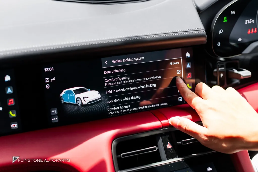 Porsche Taycan 4 กระจกมองข้างพับได้