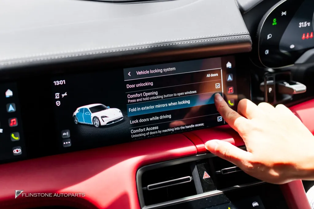 Porsche Taycan 4 กระจกมองข้างพับได้