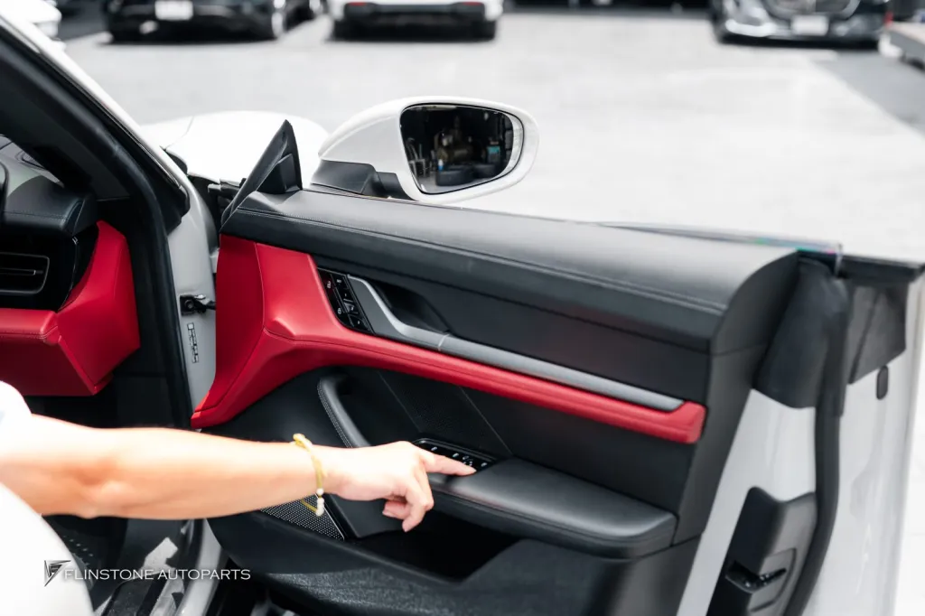 Porsche Taycan 4 กระจกมองข้างพับได้