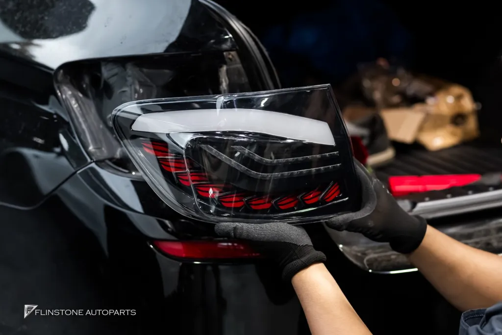 BMW F10 ลิ้นหน้า โลโก้ดำ ไฟท้าย สปอยเลอร์