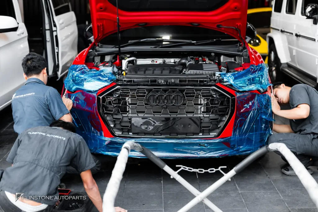 Audi Q3 กระจัง โลโก้รอบคัน